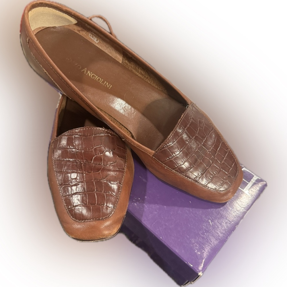 Enzo Angolini brown flats. Lovingly pre-worn in good condition. Size 7